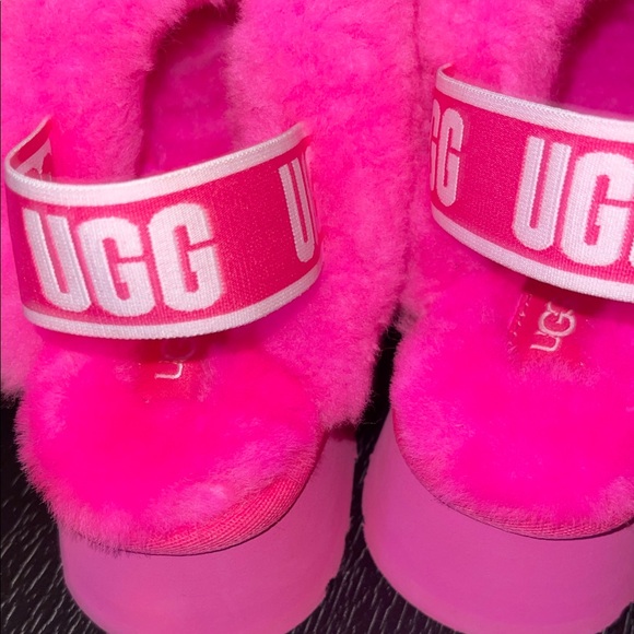 UGG Vibrant Pink Slippers with Heart Accent. Brand New‼️ Without Box - Picture 13 of 15